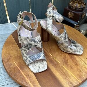 “Newish” Cole Haan Womens Reina City Sandals Snake Print Grand 360 Leather Sz 5B
